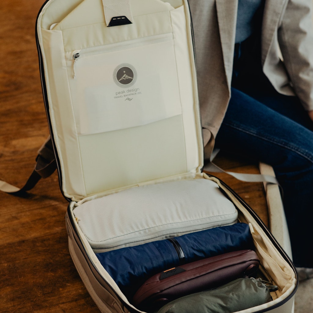 Peak Design Travel Backpack | 20L | Stone