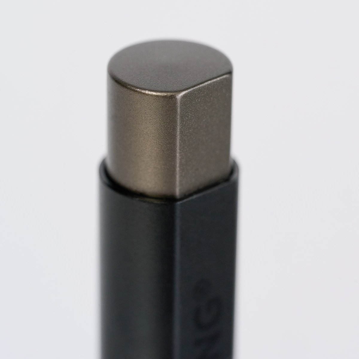 Blackwing Pen 2